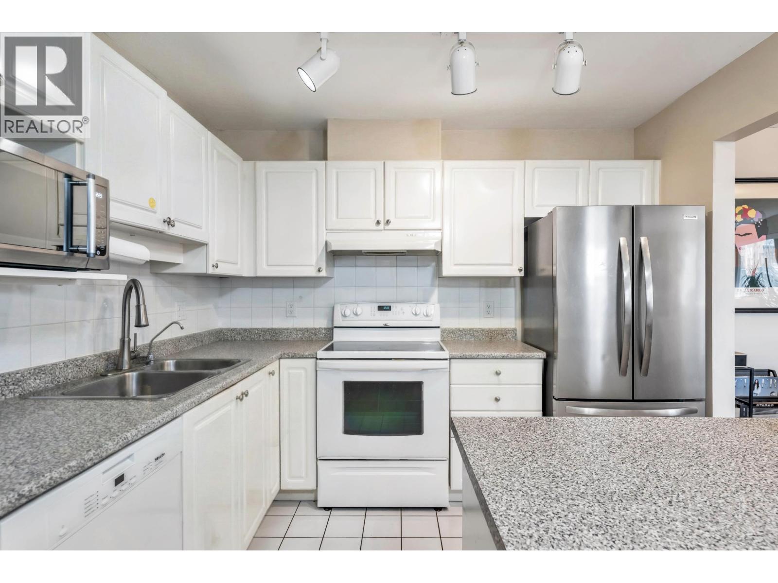 411 2968 Burlington Drive, Coquitlam, British Columbia V3B 7N4 - Photo 11 - R3095150