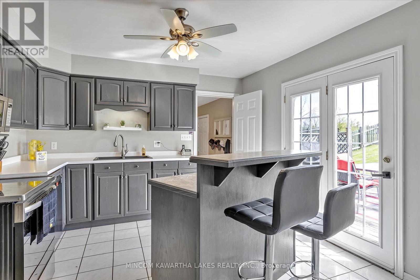 1405 Hiawatha Line, Otonabee-South Monaghan, Ontario  K9J 6X8 - Photo 11 - X12838342