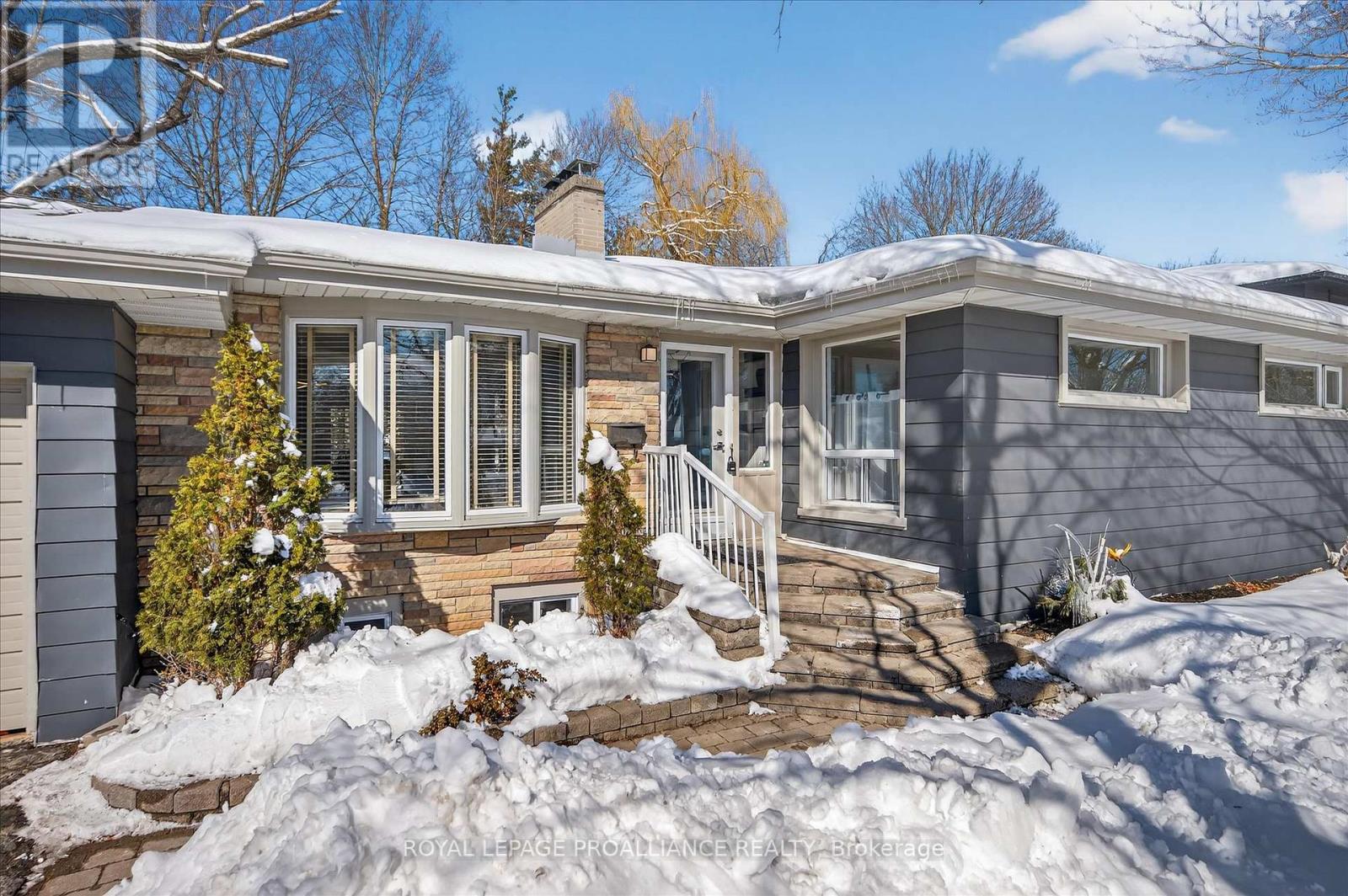 960 Weller Street N, Peterborough (Monaghan Ward 2), Ontario  K9J 4Y2 - Photo 2 - X12838398