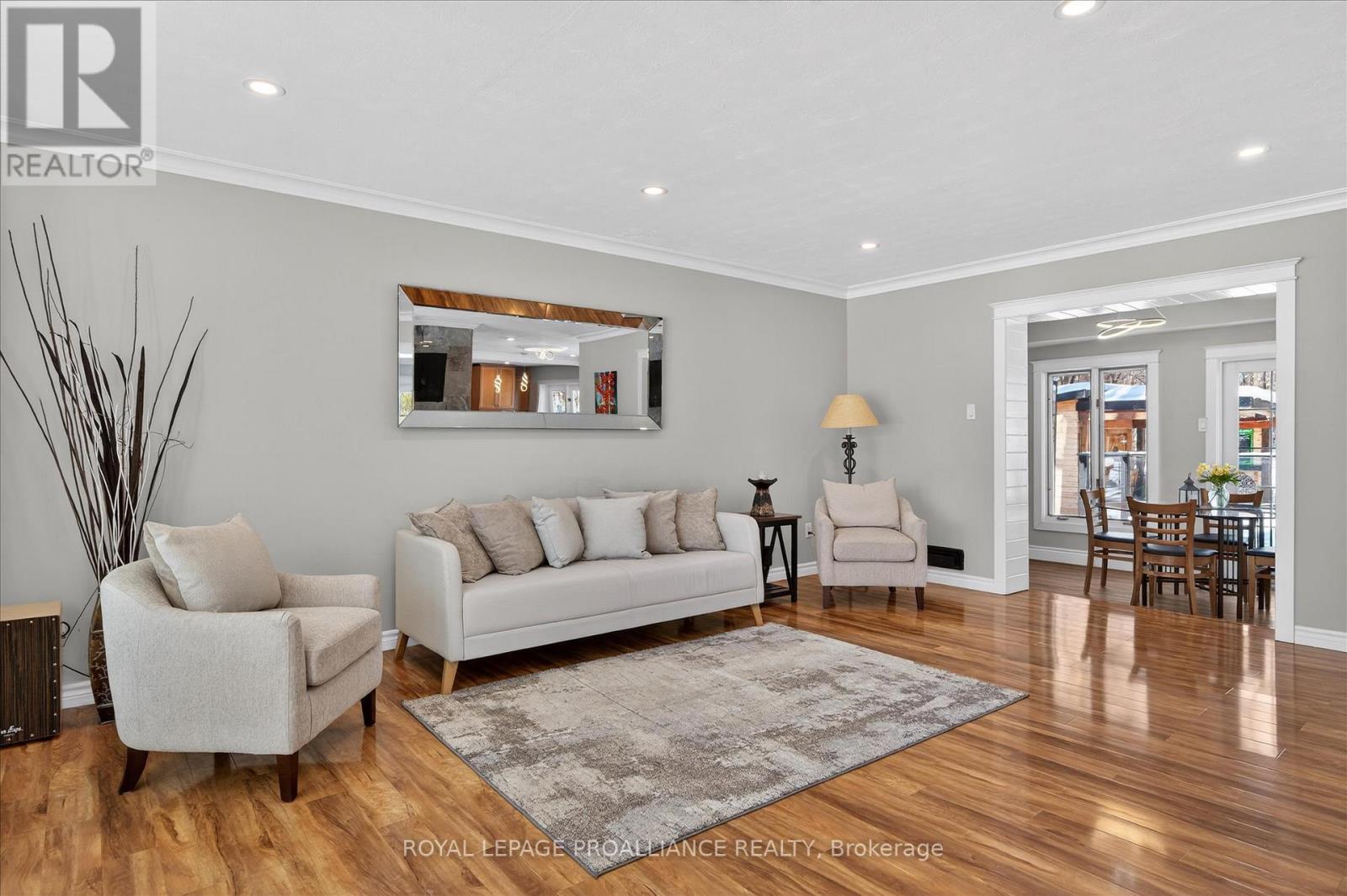 960 Weller Street N, Peterborough (Monaghan Ward 2), Ontario  K9J 4Y2 - Photo 3 - X12838398