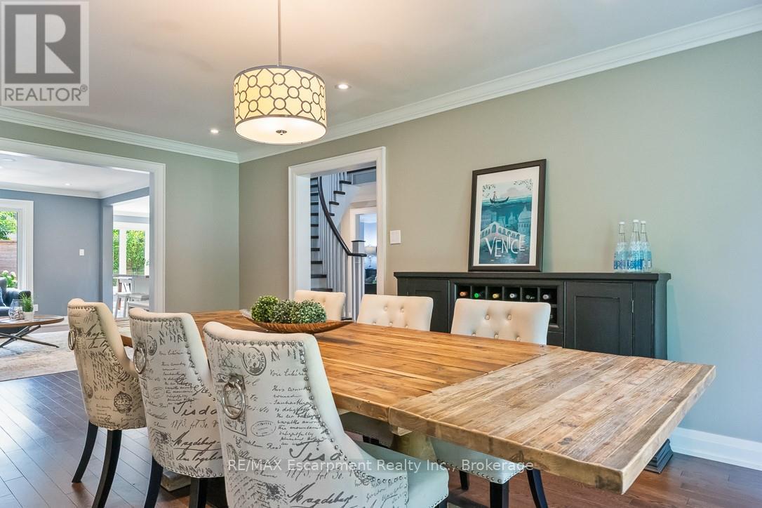 484 Aspen Forest Drive, Oakville, Ontario  L6J 6H7 - Photo 13 - W12837064