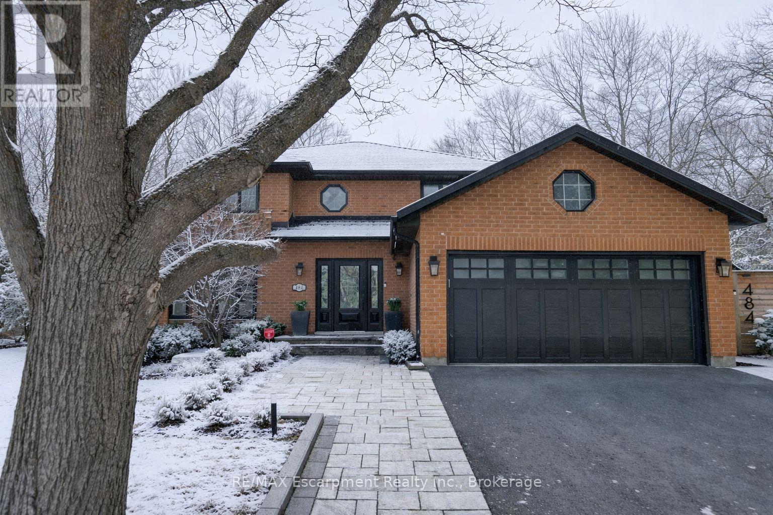484 Aspen Forest Drive, Oakville, Ontario  L6J 6H7 - Photo 1 - W12837064
