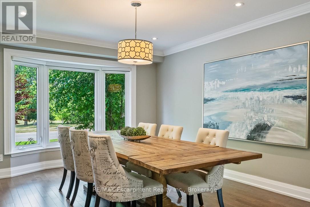 484 Aspen Forest Drive, Oakville, Ontario  L6J 6H7 - Photo 12 - W12837064