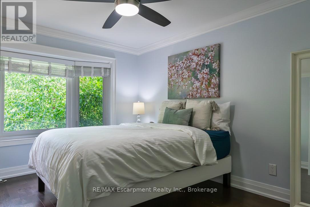 484 Aspen Forest Drive, Oakville, Ontario  L6J 6H7 - Photo 18 - W12837064