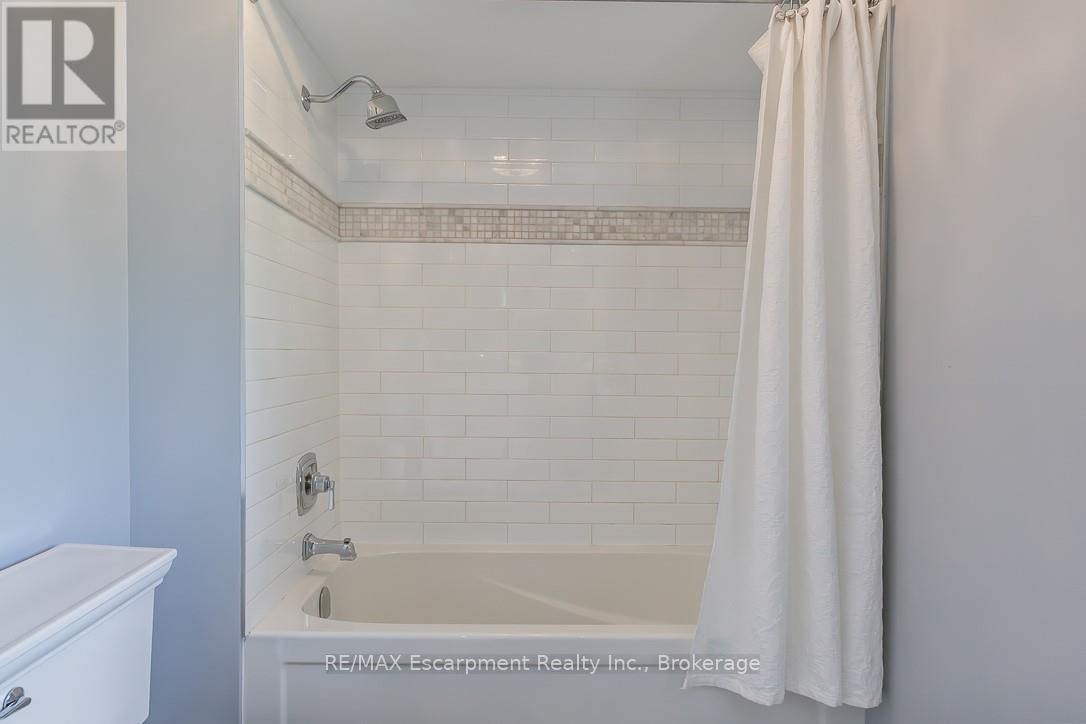 484 Aspen Forest Drive, Oakville, Ontario  L6J 6H7 - Photo 21 - W12837064