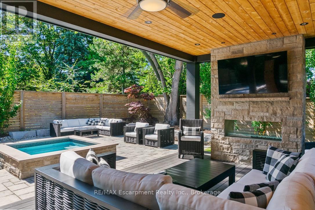 484 Aspen Forest Drive, Oakville, Ontario  L6J 6H7 - Photo 30 - W12837064