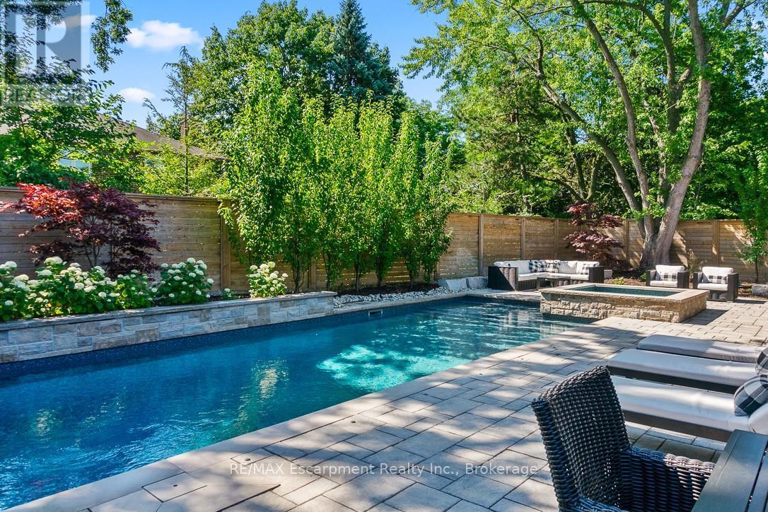 484 Aspen Forest Drive, Oakville, Ontario  L6J 6H7 - Photo 26 - W12837064