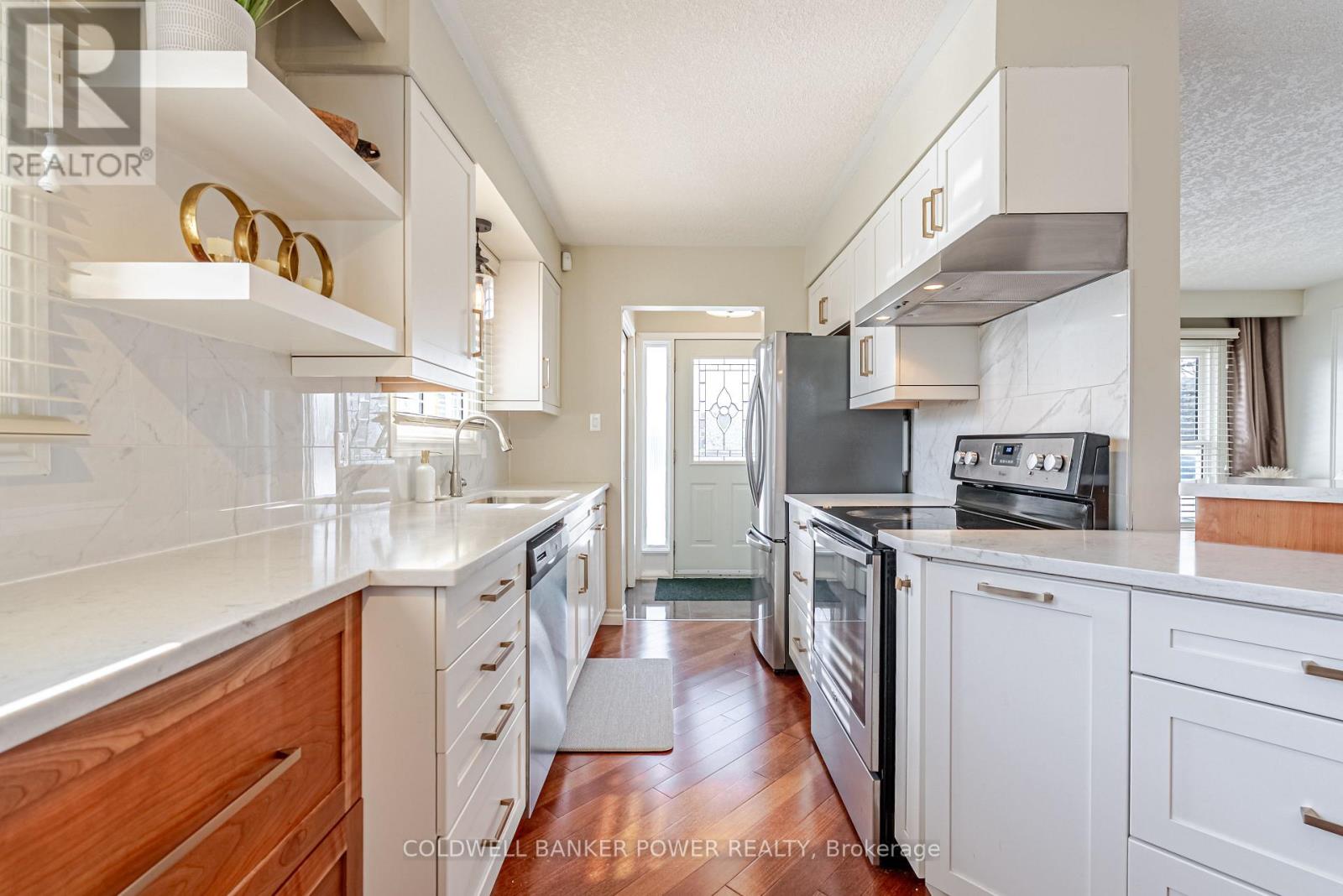 18 Stirling Crescent, St. Thomas, Ontario  N5P 3R3 - Photo 10 - X12838140