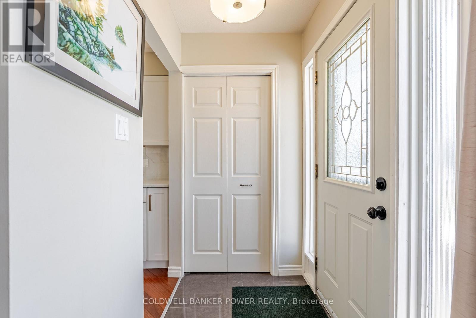 18 Stirling Crescent, St. Thomas, Ontario  N5P 3R3 - Photo 3 - X12838140