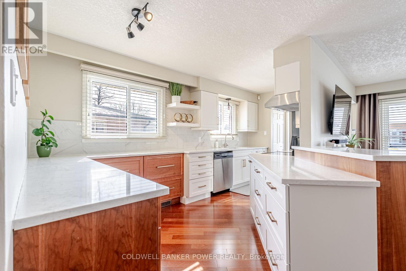 18 Stirling Crescent, St. Thomas, Ontario  N5P 3R3 - Photo 9 - X12838140