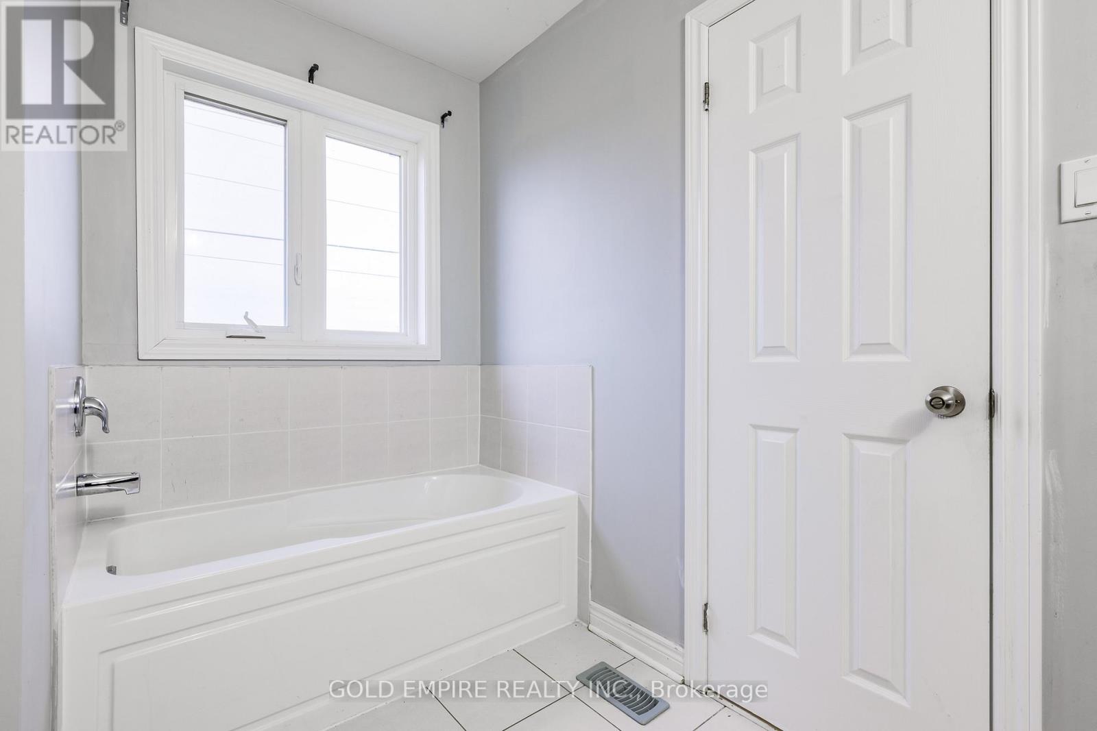 7511 Marpin Court, Niagara Falls, Ontario  L2H 0P3 - Photo 14 - X12838280