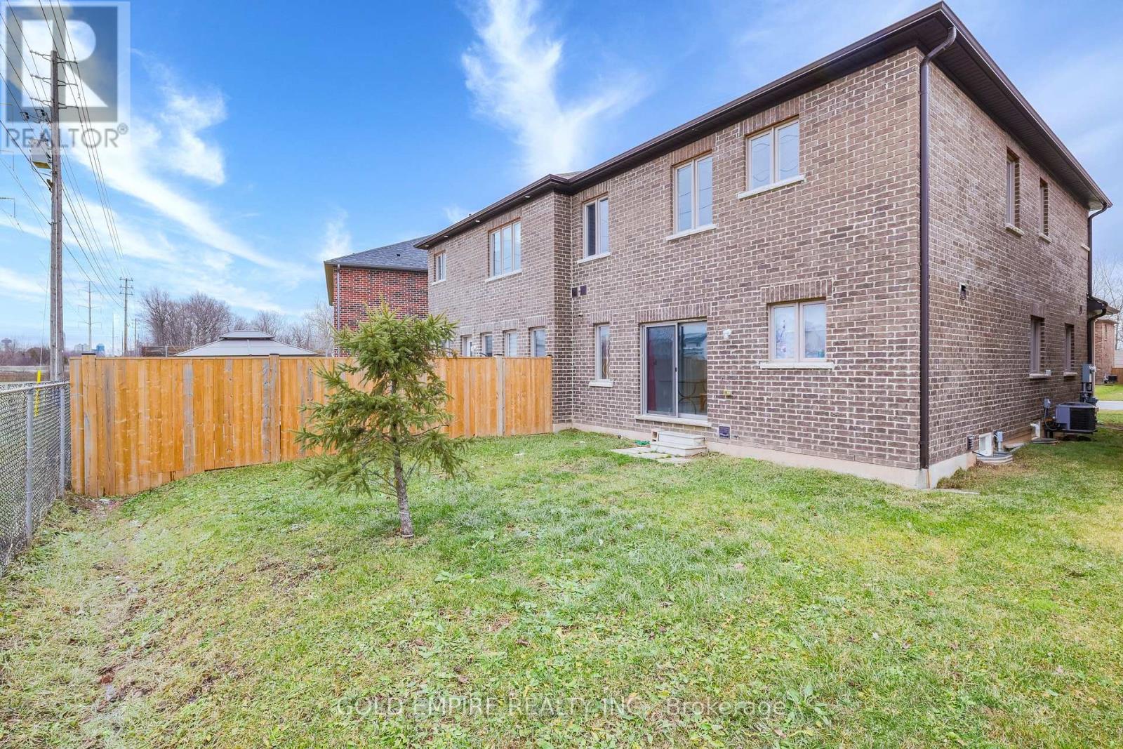 7511 Marpin Court, Niagara Falls, Ontario  L2H 0P3 - Photo 3 - X12838280