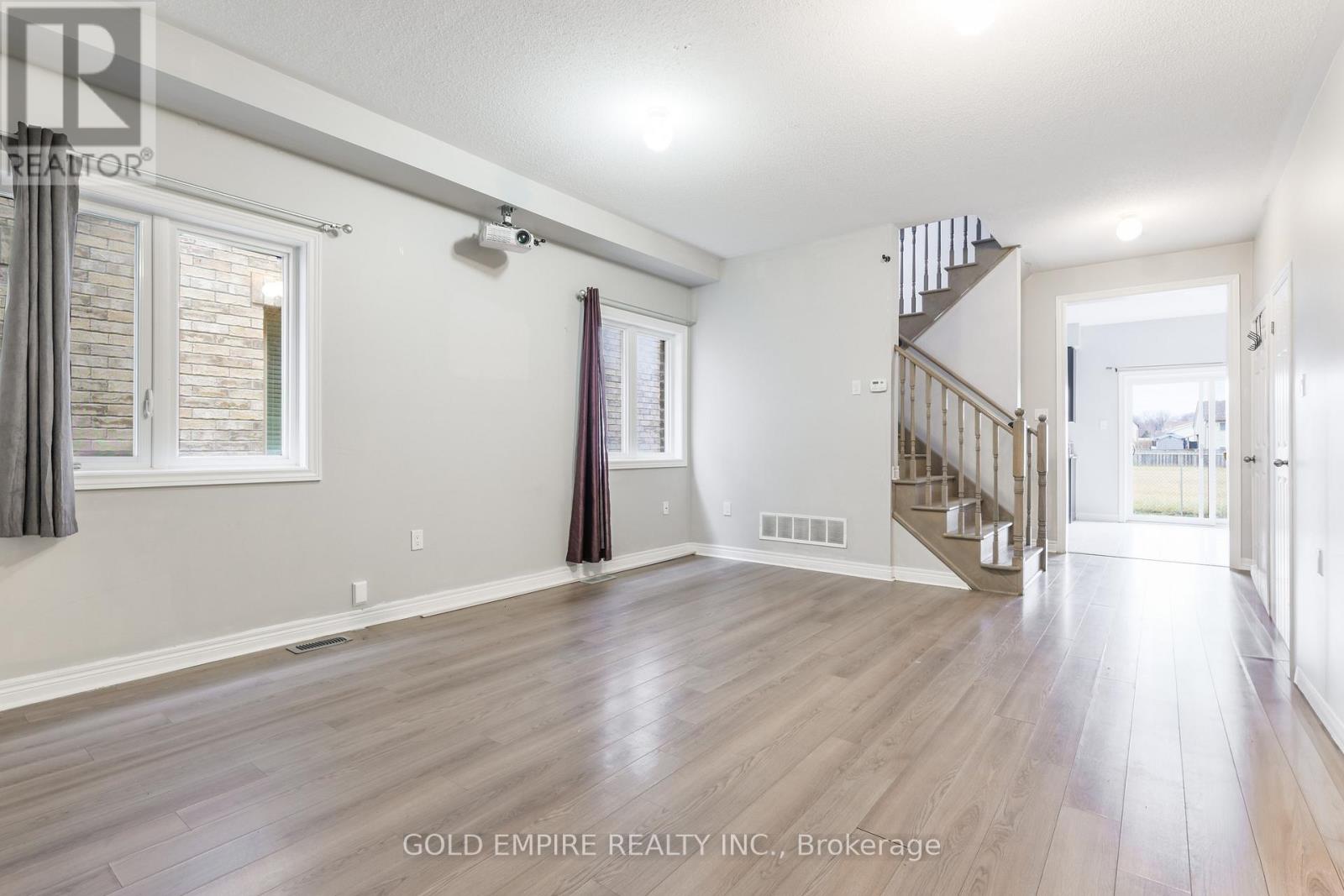 7511 Marpin Court, Niagara Falls, Ontario  L2H 0P3 - Photo 6 - X12838280