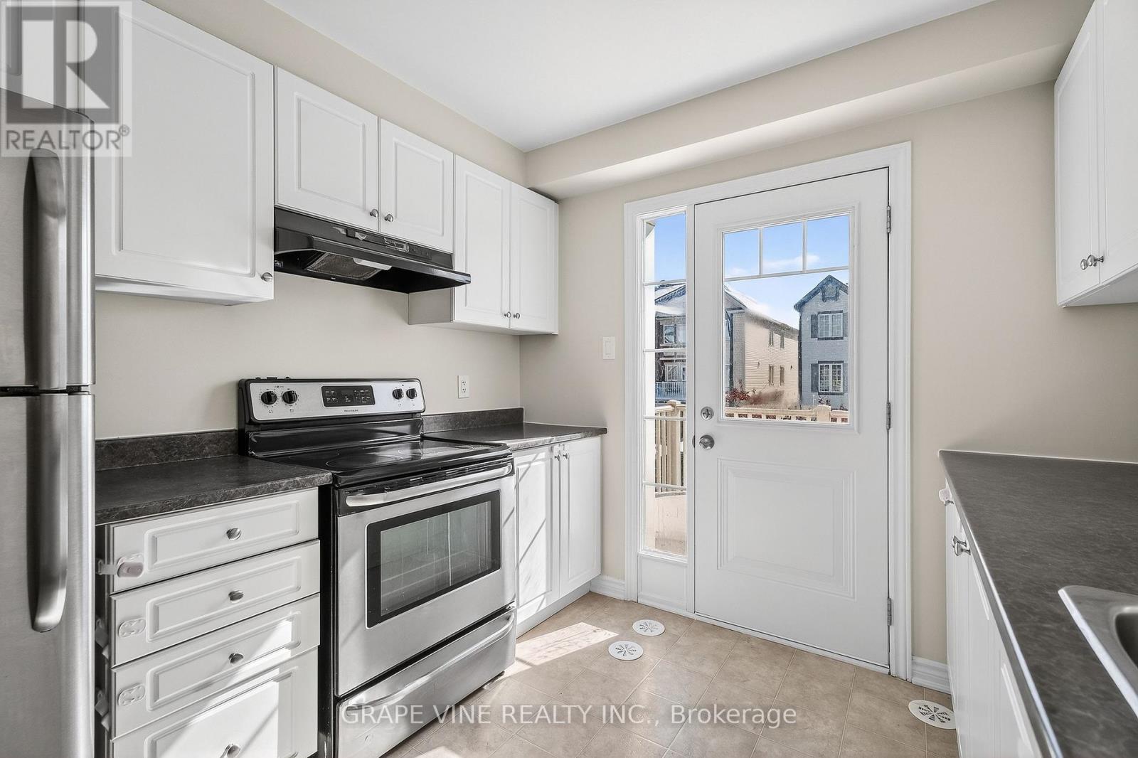 330 Sweet Grass Circle, Ottawa, Ontario  K2J 5W9 - Photo 13 - X12838242