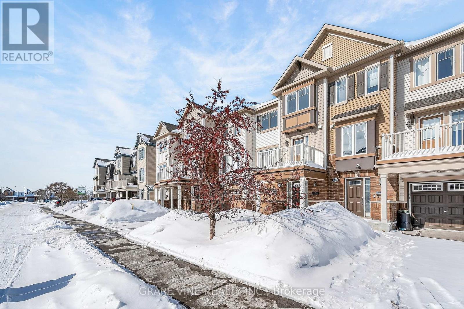 330 Sweet Grass Circle, Ottawa, Ontario  K2J 5W9 - Photo 3 - X12838242