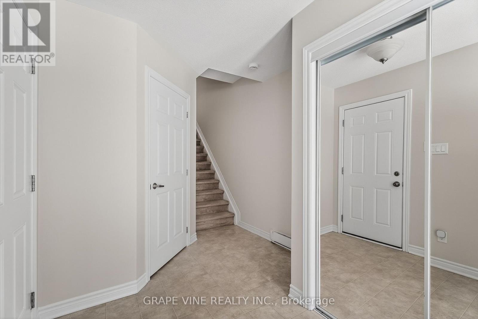 330 Sweet Grass Circle, Ottawa, Ontario  K2J 5W9 - Photo 6 - X12838242