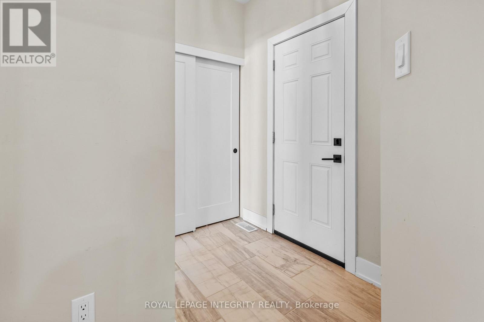 332 Haliburton Heights, Ottawa, Ontario  K2V 0G1 - Photo 15 - X12838350