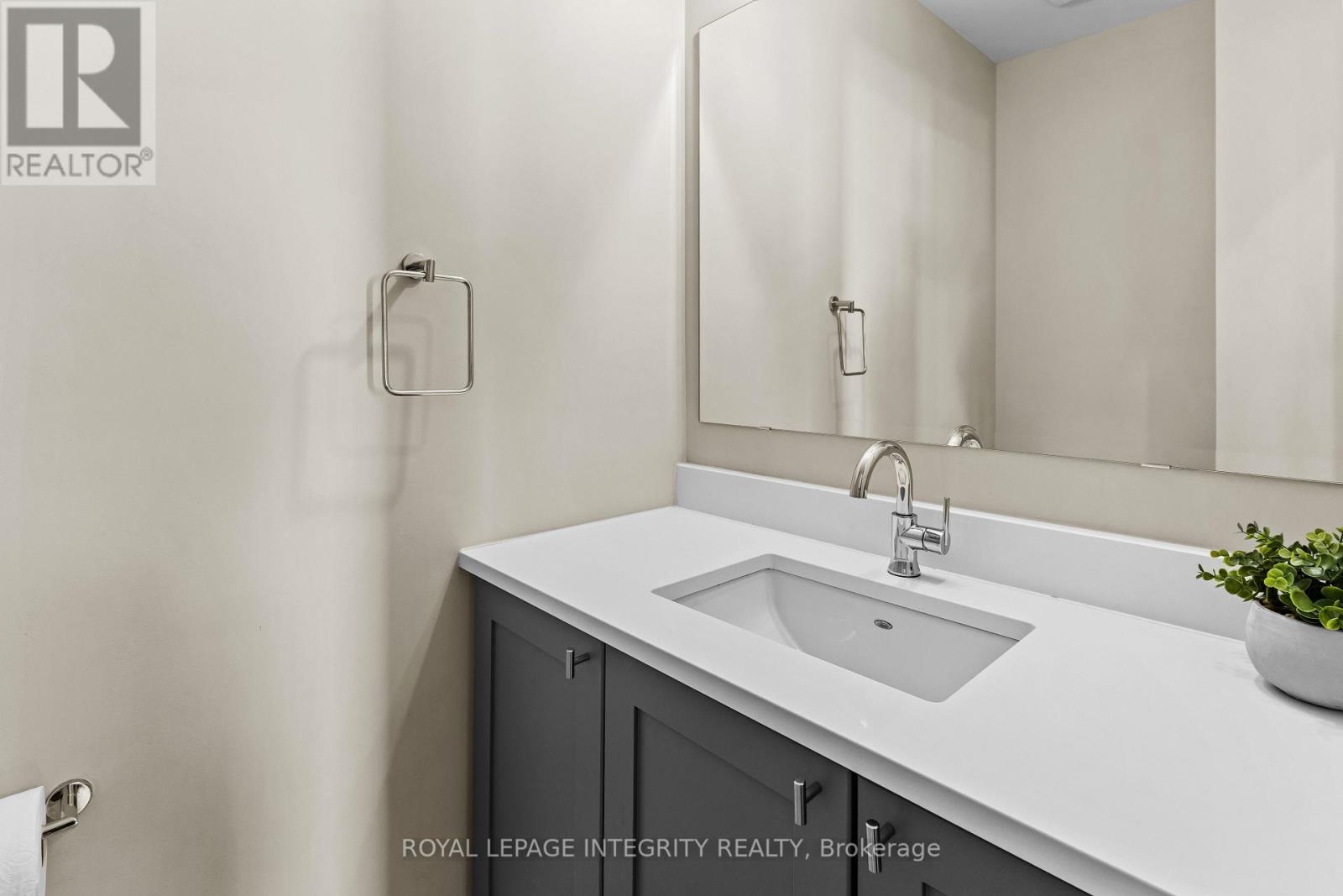 332 Haliburton Heights, Ottawa, Ontario  K2V 0G1 - Photo 4 - X12838350