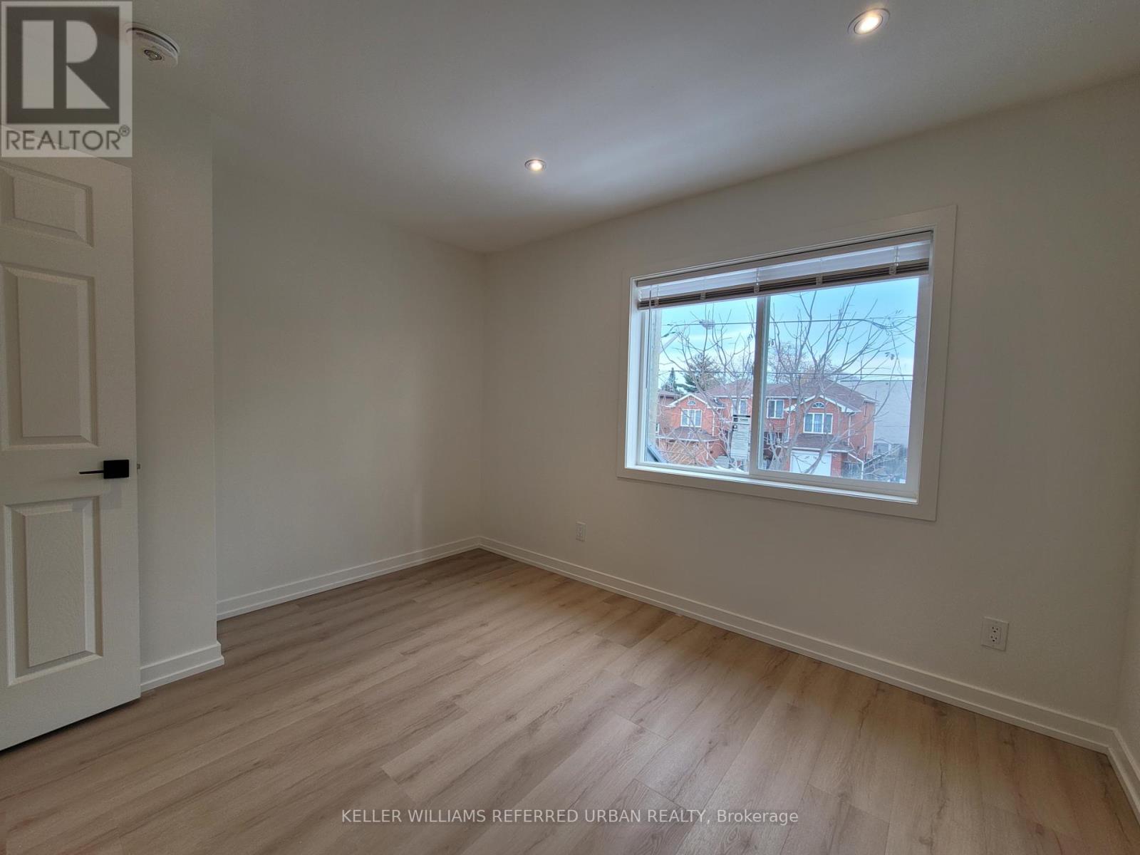 2 - 84 Foch Avenue, Toronto, Ontario  M8W 3X6 - Photo 8 - W12780472