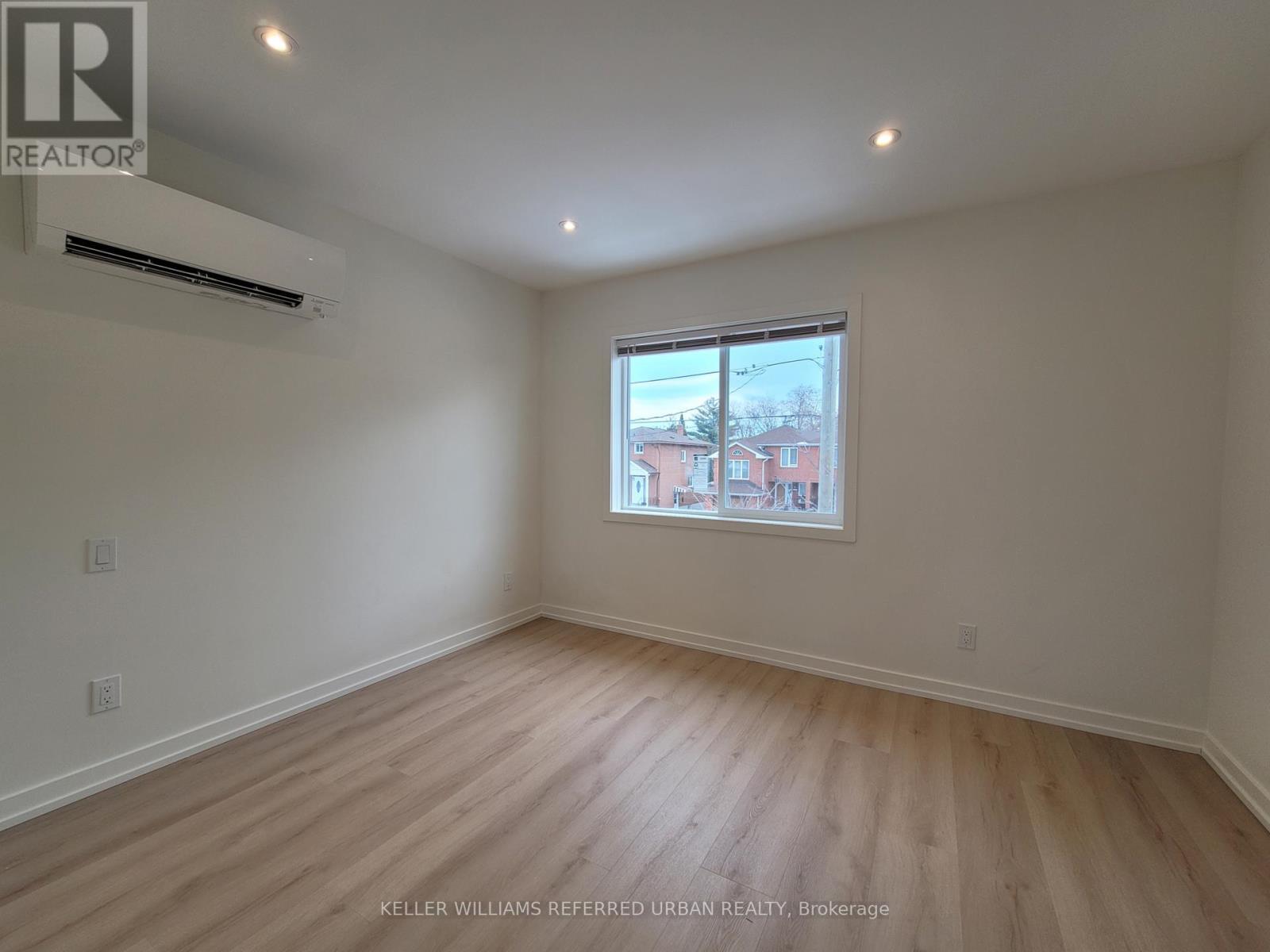 2 - 84 Foch Avenue, Toronto, Ontario  M8W 3X6 - Photo 5 - W12780472