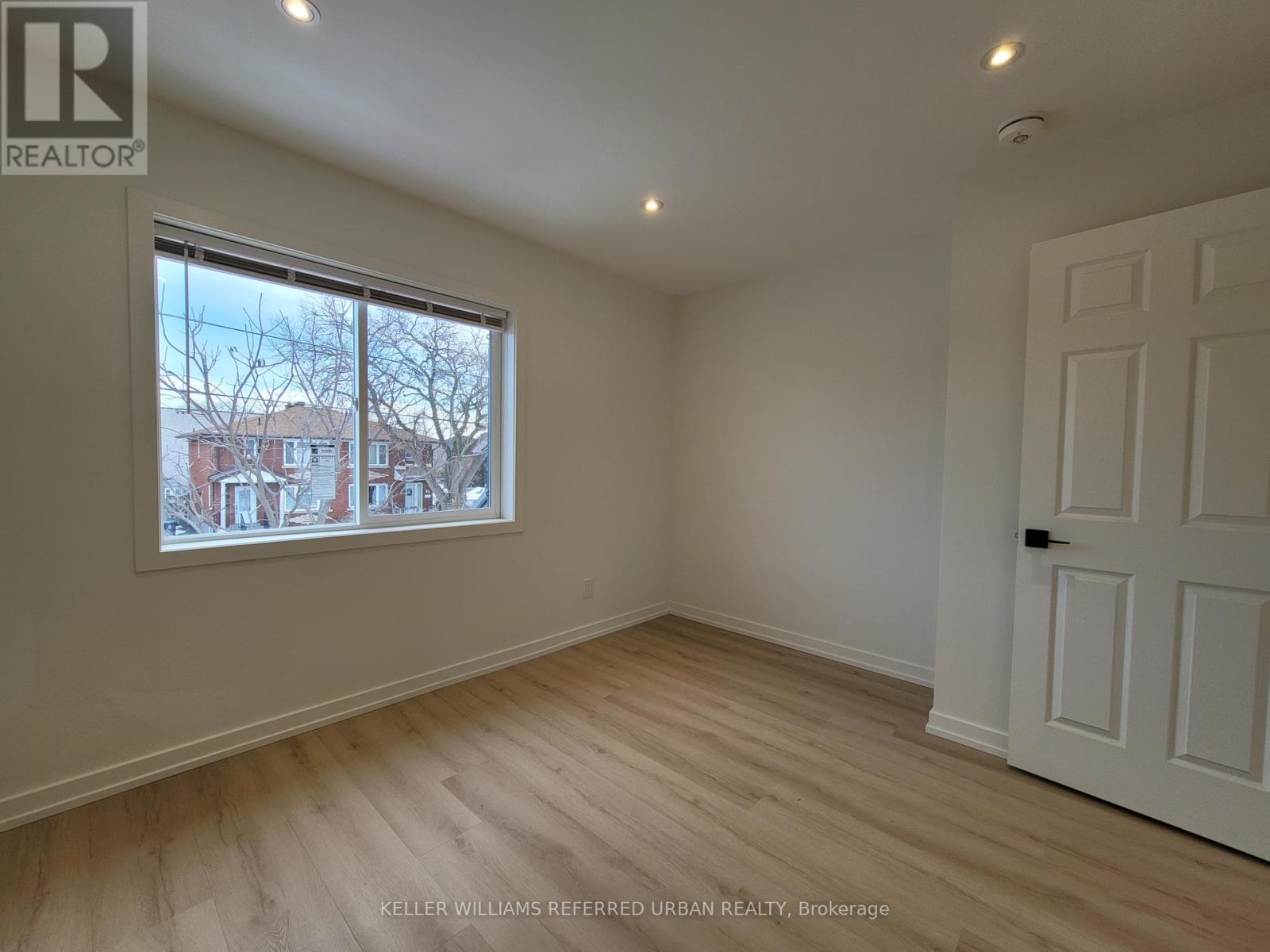 2 - 84 Foch Avenue, Toronto, Ontario  M8W 3X6 - Photo 6 - W12780472