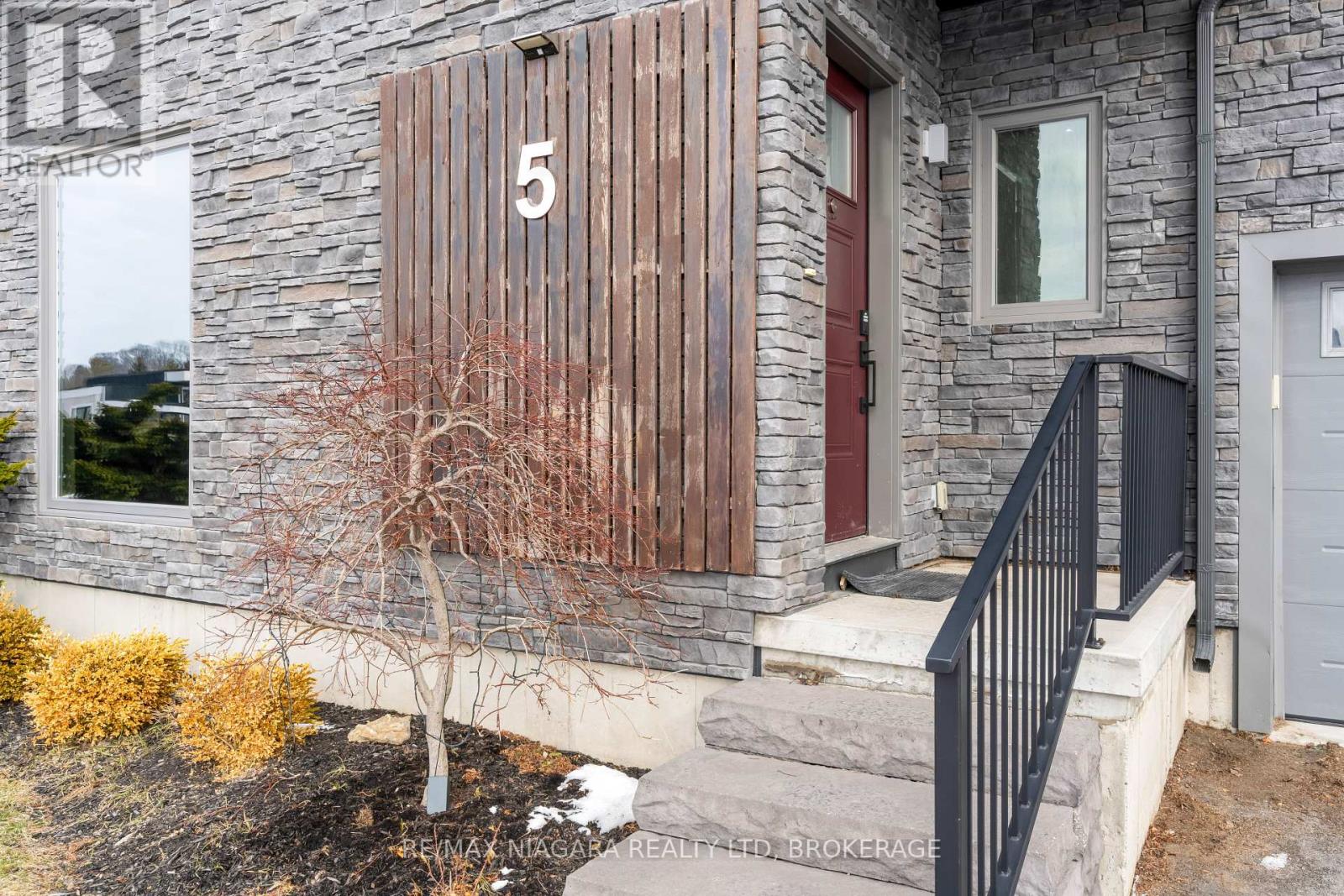 5 Heron Pointe Road, Port Colborne, Ontario  L3K 6A9 - Photo 3 - X12838248