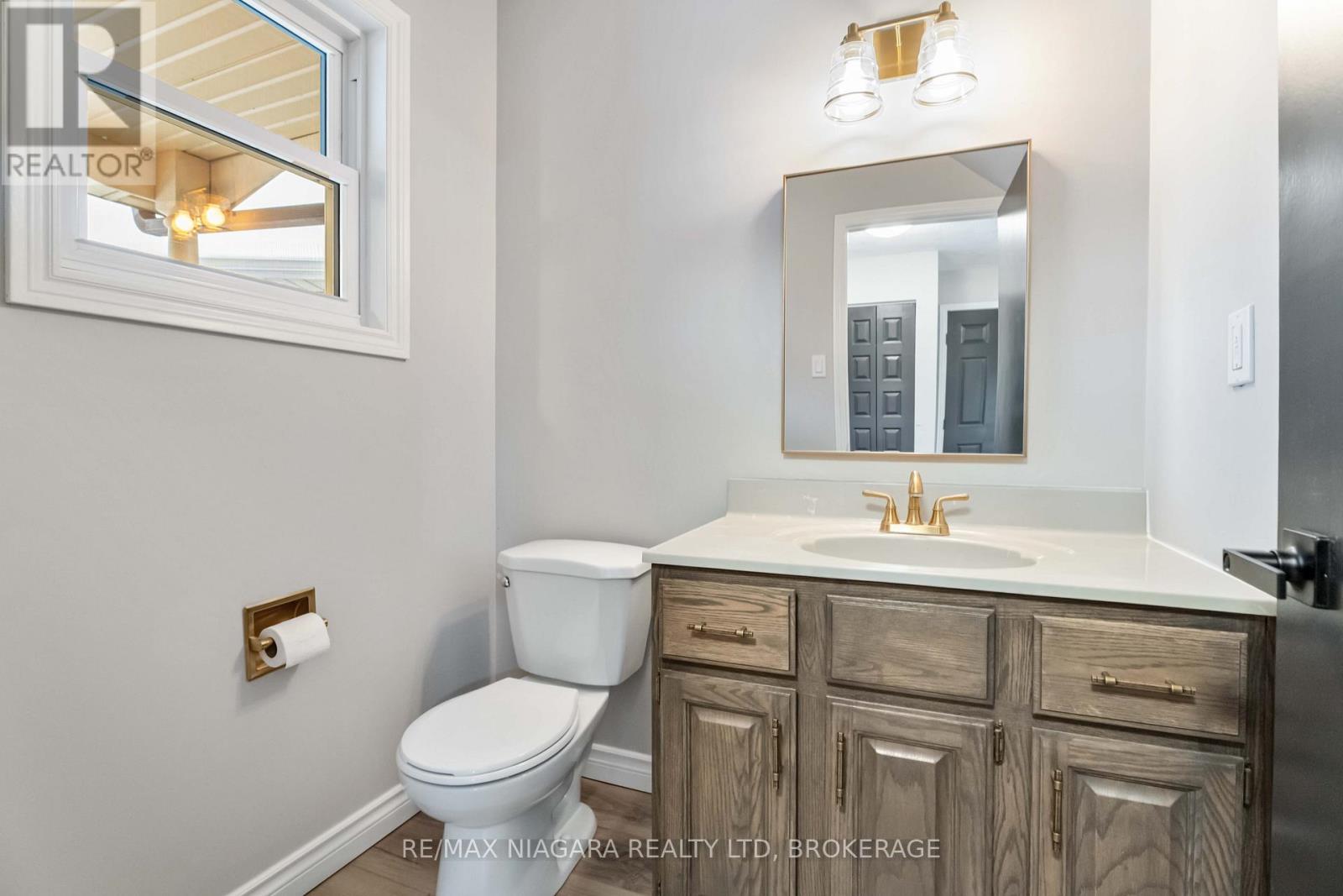 10 Donegel Place, Hamilton, Ontario  L9A 4Z6 - Photo 13 - X12838270