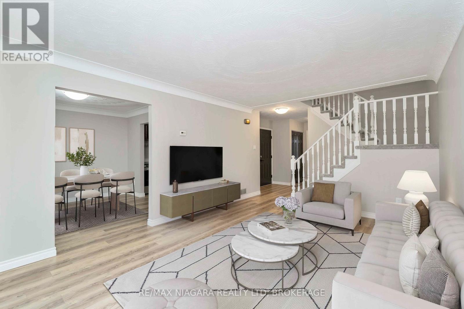 10 Donegel Place, Hamilton, Ontario  L9A 4Z6 - Photo 6 - X12838270