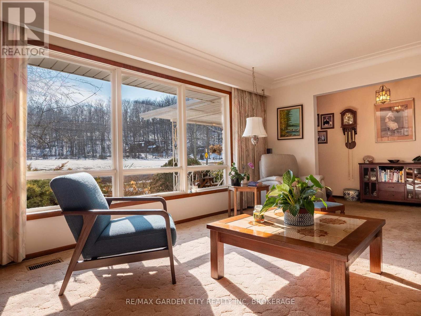 1609 Pelham Road, St. Catharines, Ontario  L2R 6P7 - Photo 10 - X12838272