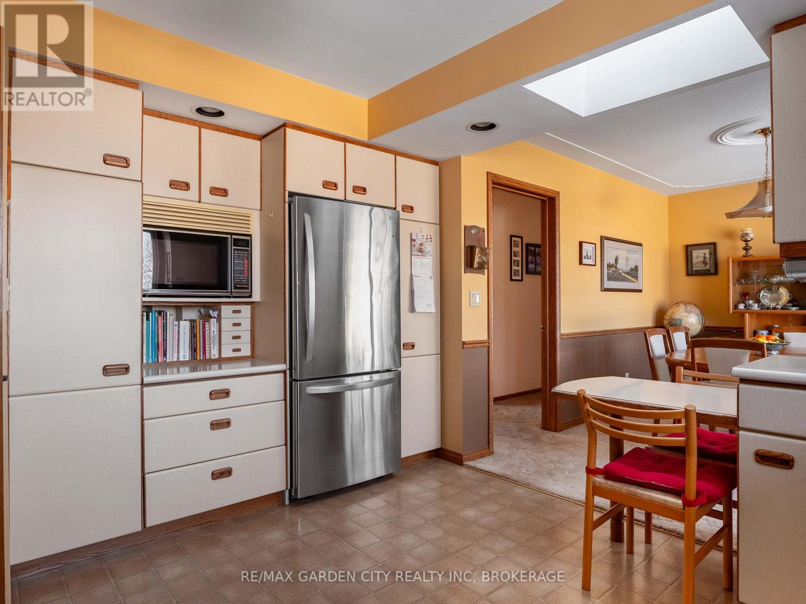 1609 Pelham Road, St. Catharines, Ontario  L2R 6P7 - Photo 12 - X12838272