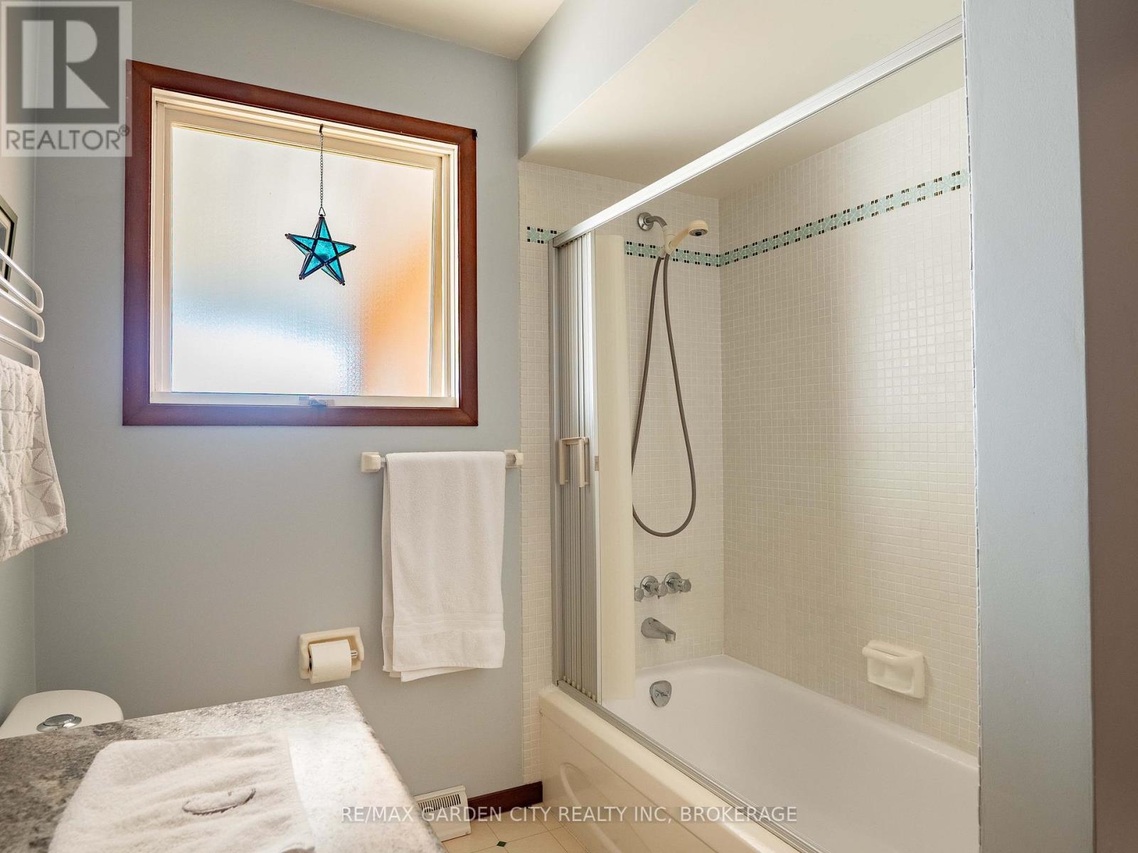 1609 Pelham Road, St. Catharines, Ontario  L2R 6P7 - Photo 21 - X12838272