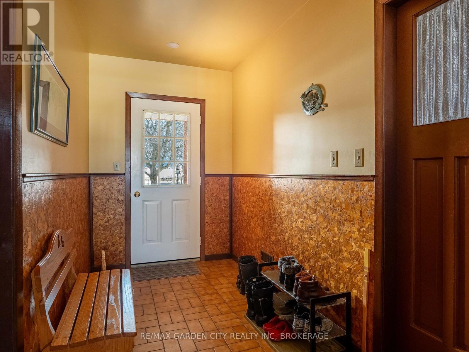 1609 Pelham Road, St. Catharines, Ontario  L2R 6P7 - Photo 31 - X12838272