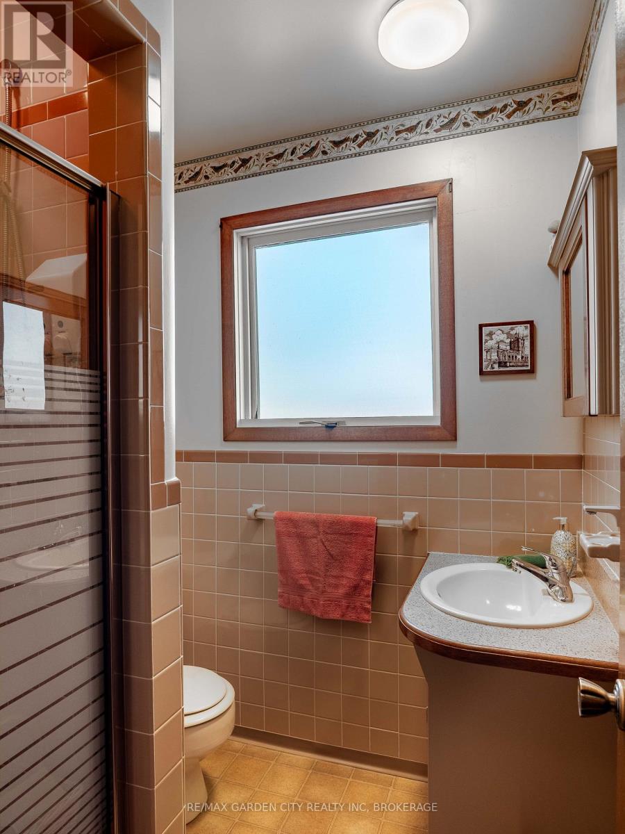 1609 Pelham Road, St. Catharines, Ontario  L2R 6P7 - Photo 34 - X12838272