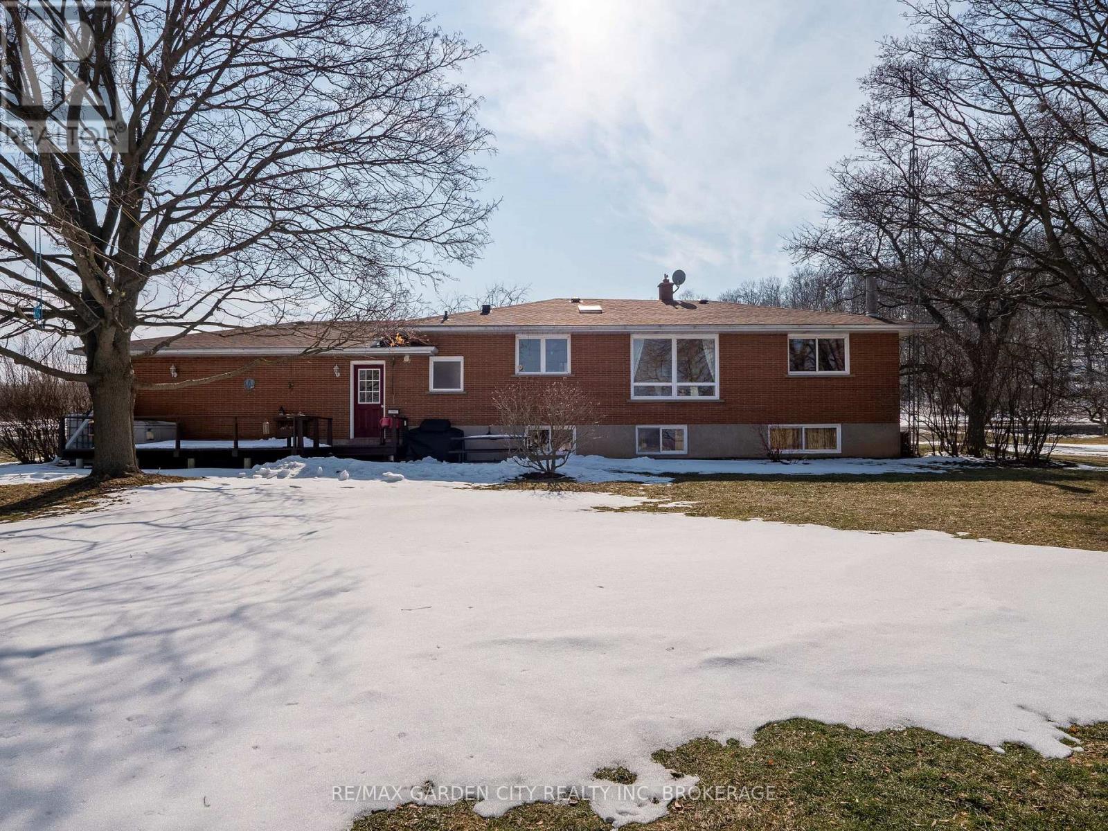 1609 Pelham Road, St. Catharines, Ontario  L2R 6P7 - Photo 36 - X12838272