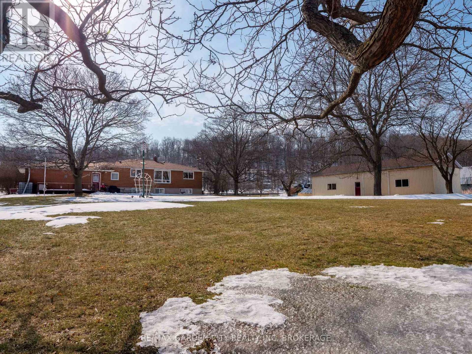 1609 Pelham Road, St. Catharines, Ontario  L2R 6P7 - Photo 37 - X12838272