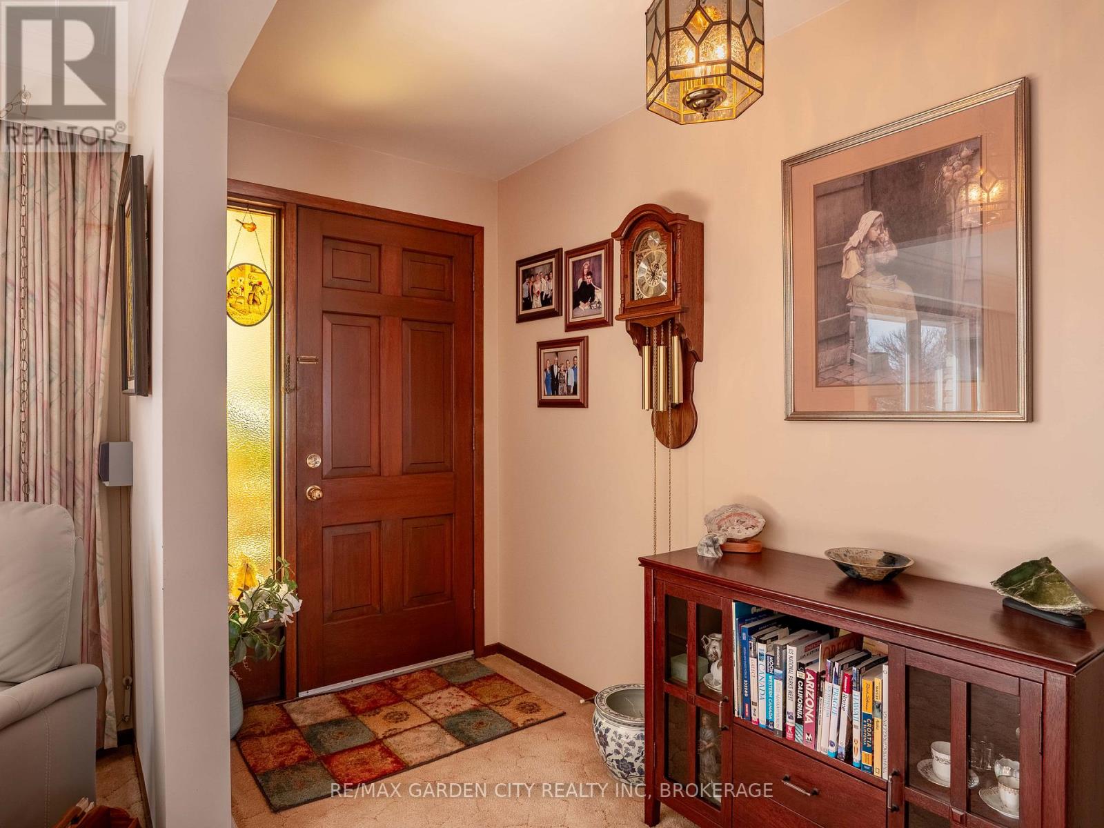 1609 Pelham Road, St. Catharines, Ontario  L2R 6P7 - Photo 8 - X12838272