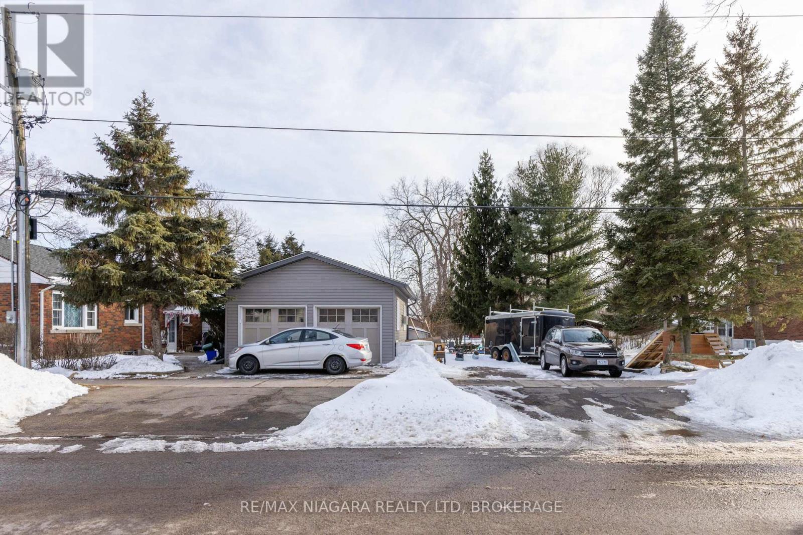 3251 Saint Paul Avenue, Niagara Falls, Ontario  L2J 2M2 - Photo 3 - X12838292