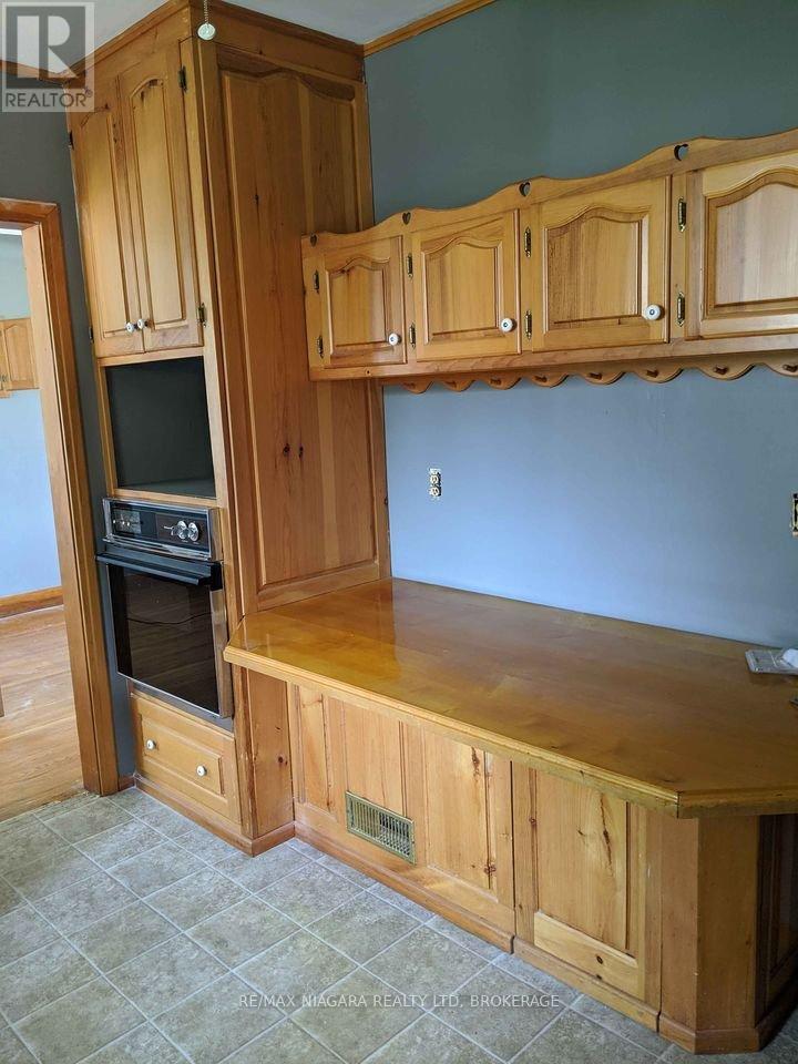 3251 Saint Paul Avenue, Niagara Falls, Ontario  L2J 2M2 - Photo 8 - X12838292