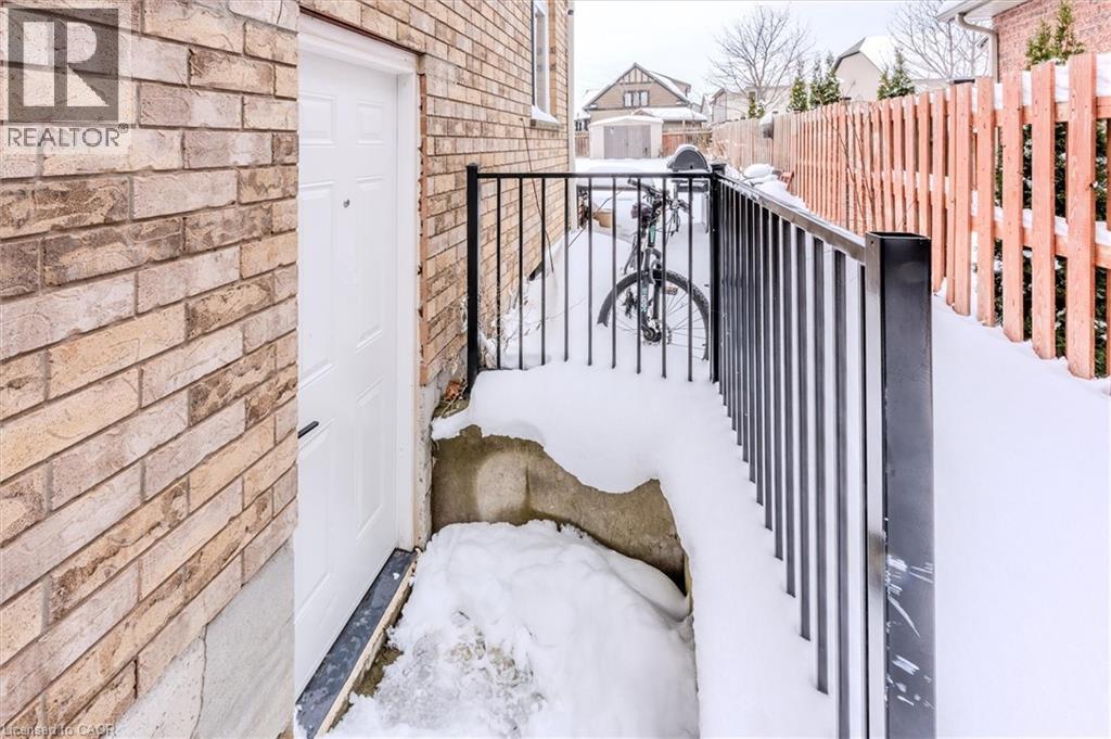 643 Doon South Drive Unit# Lower, Kitchener, Ontario  N2P 2X5 - Photo 2 - 40791002