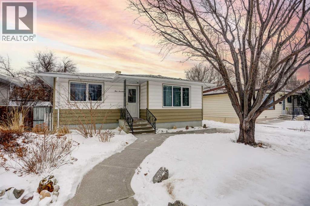 417 27 Street S, Lethbridge, Alberta  T1J 3S1 - Photo 2 - A2275866