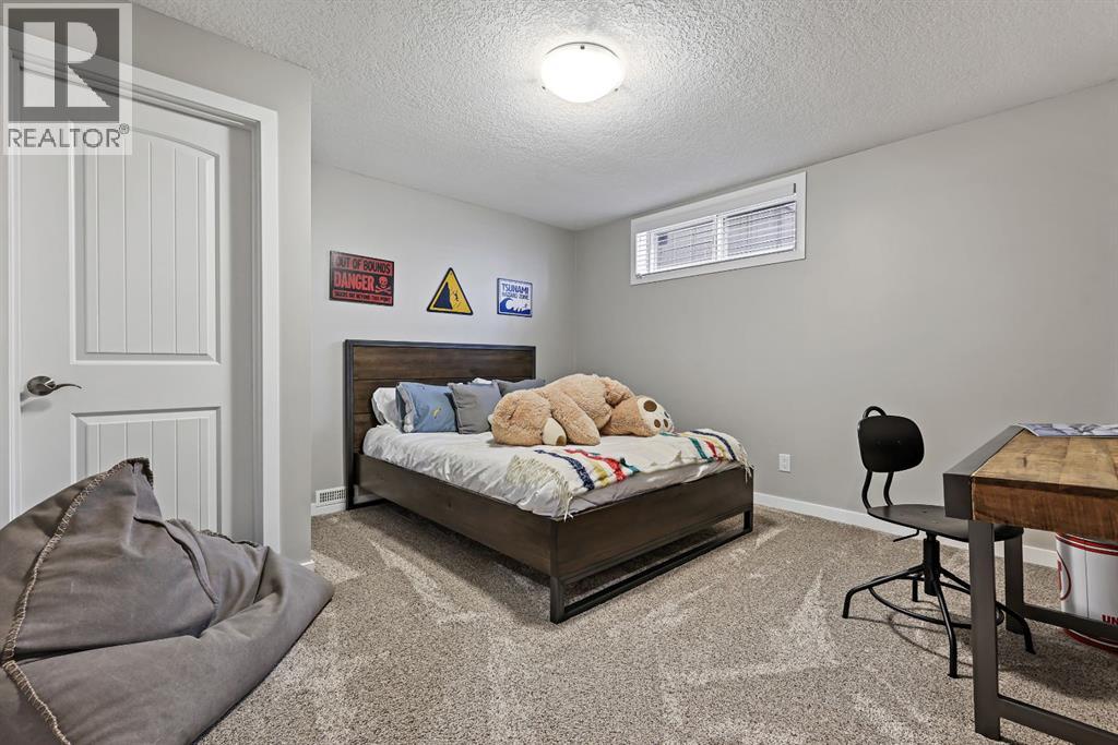 33 Sunset Crescent, Okotoks, Alberta  T1S 1P3 - Photo 35 - A2290204