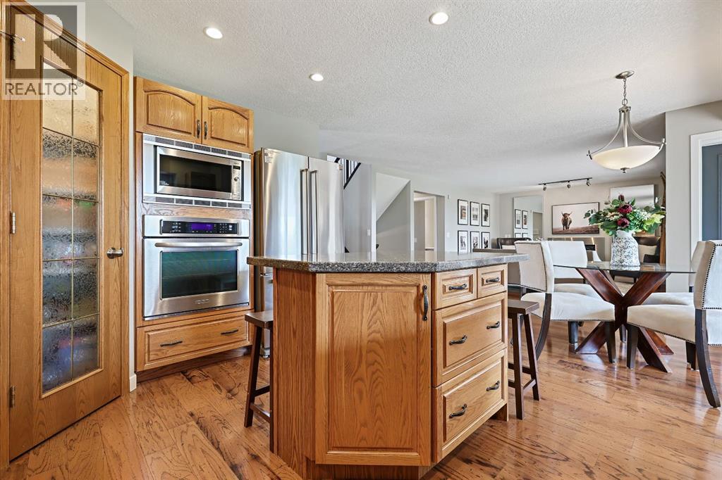 33 Sunset Crescent, Okotoks, Alberta  T1S 1P3 - Photo 10 - A2290204