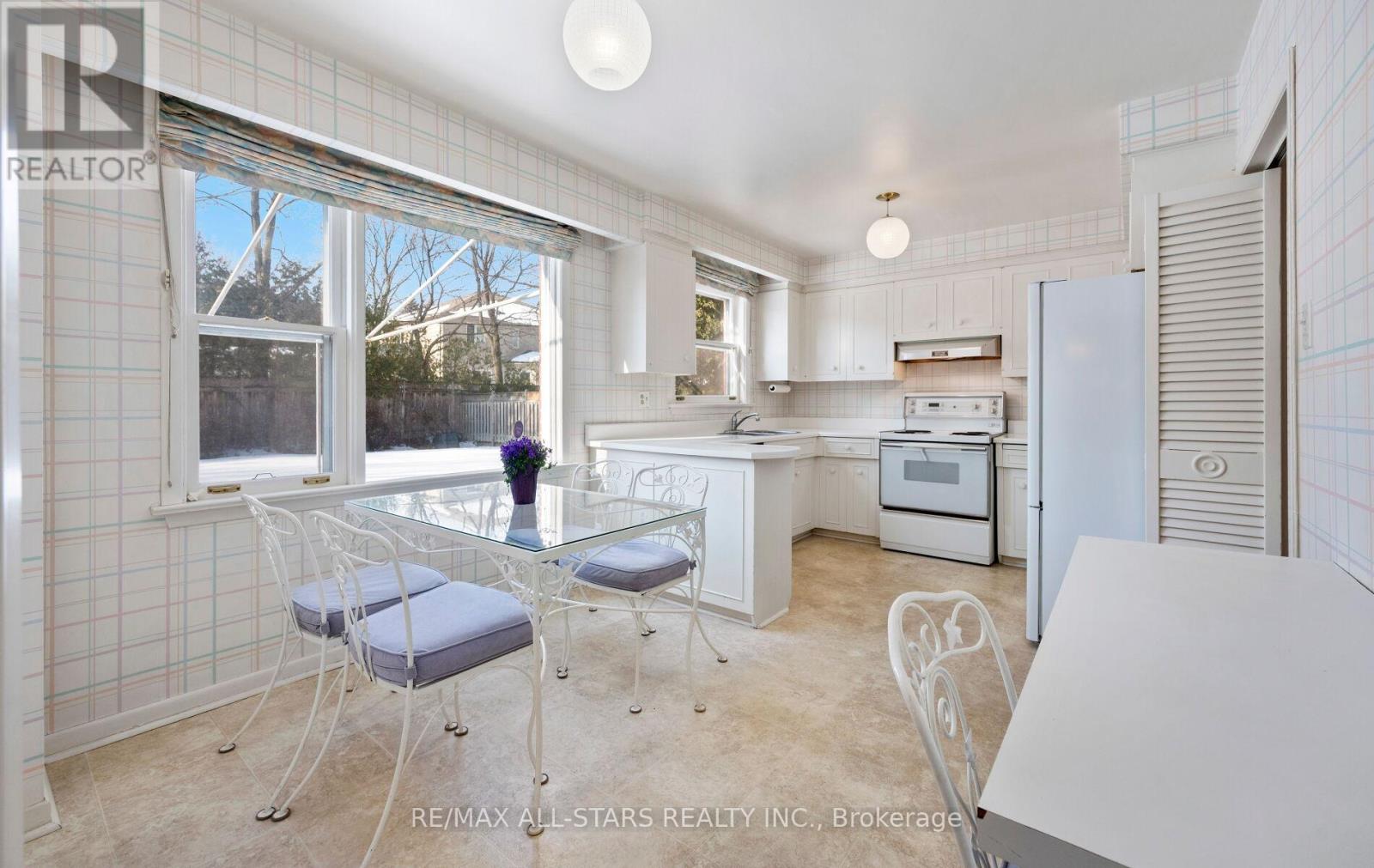 28 Montressor Drive, Toronto, Ontario  M2P 1Z1 - Photo 11 - C12838126