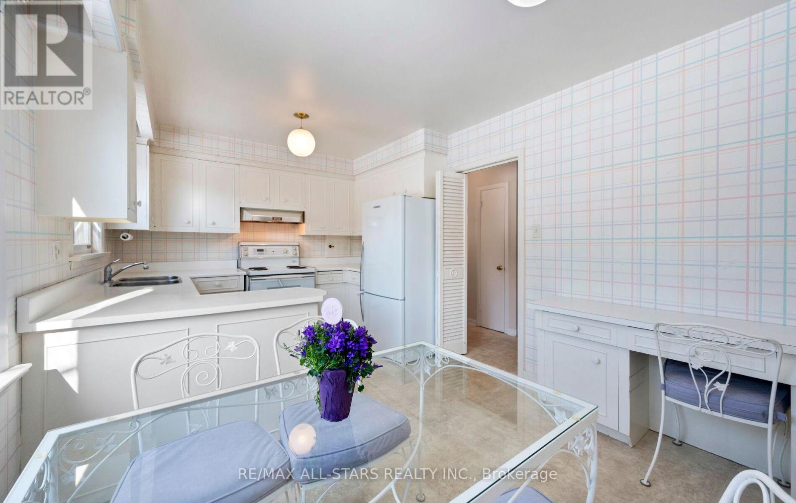 28 Montressor Drive, Toronto, Ontario  M2P 1Z1 - Photo 13 - C12838126