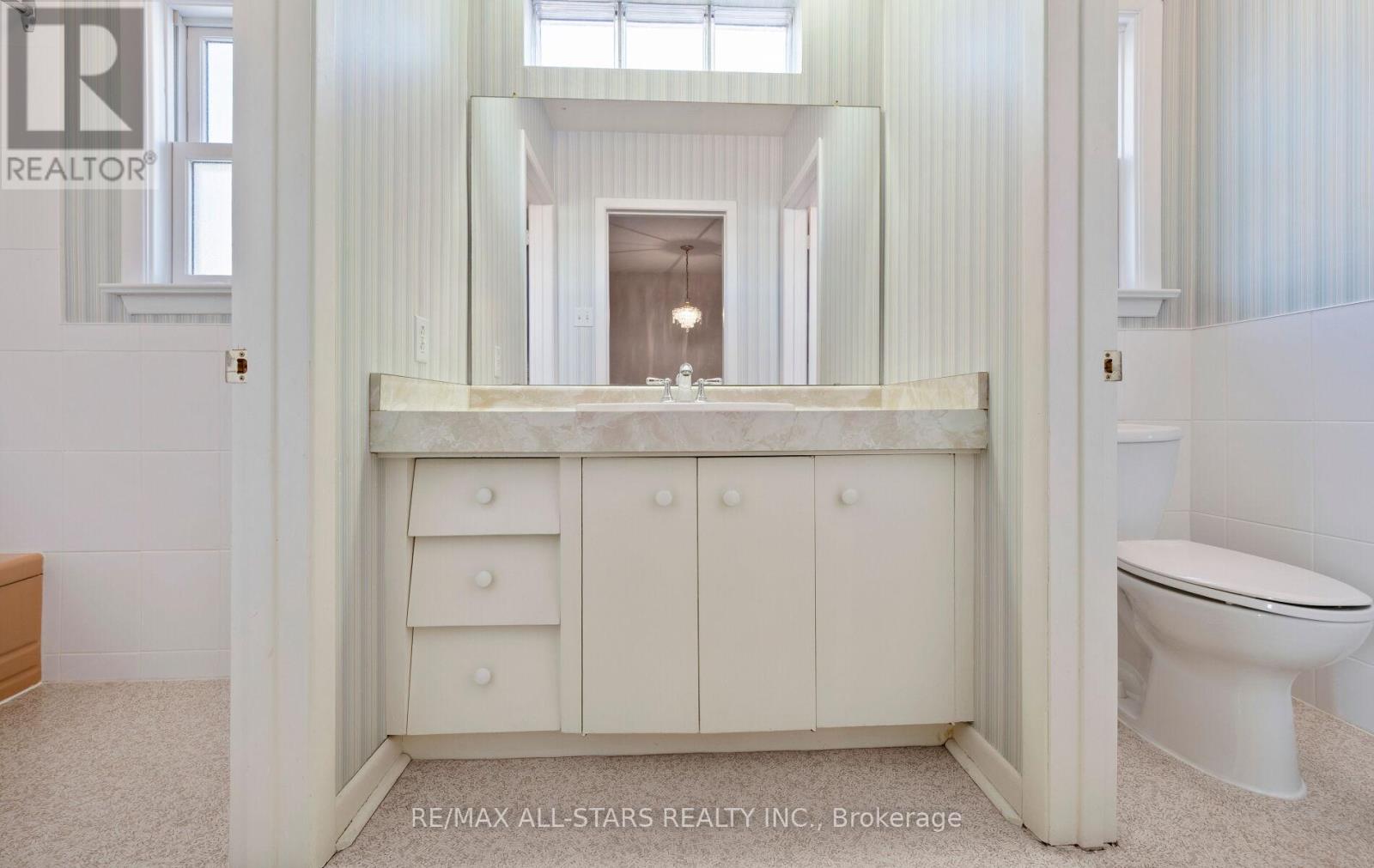 28 Montressor Drive, Toronto, Ontario  M2P 1Z1 - Photo 27 - C12838126