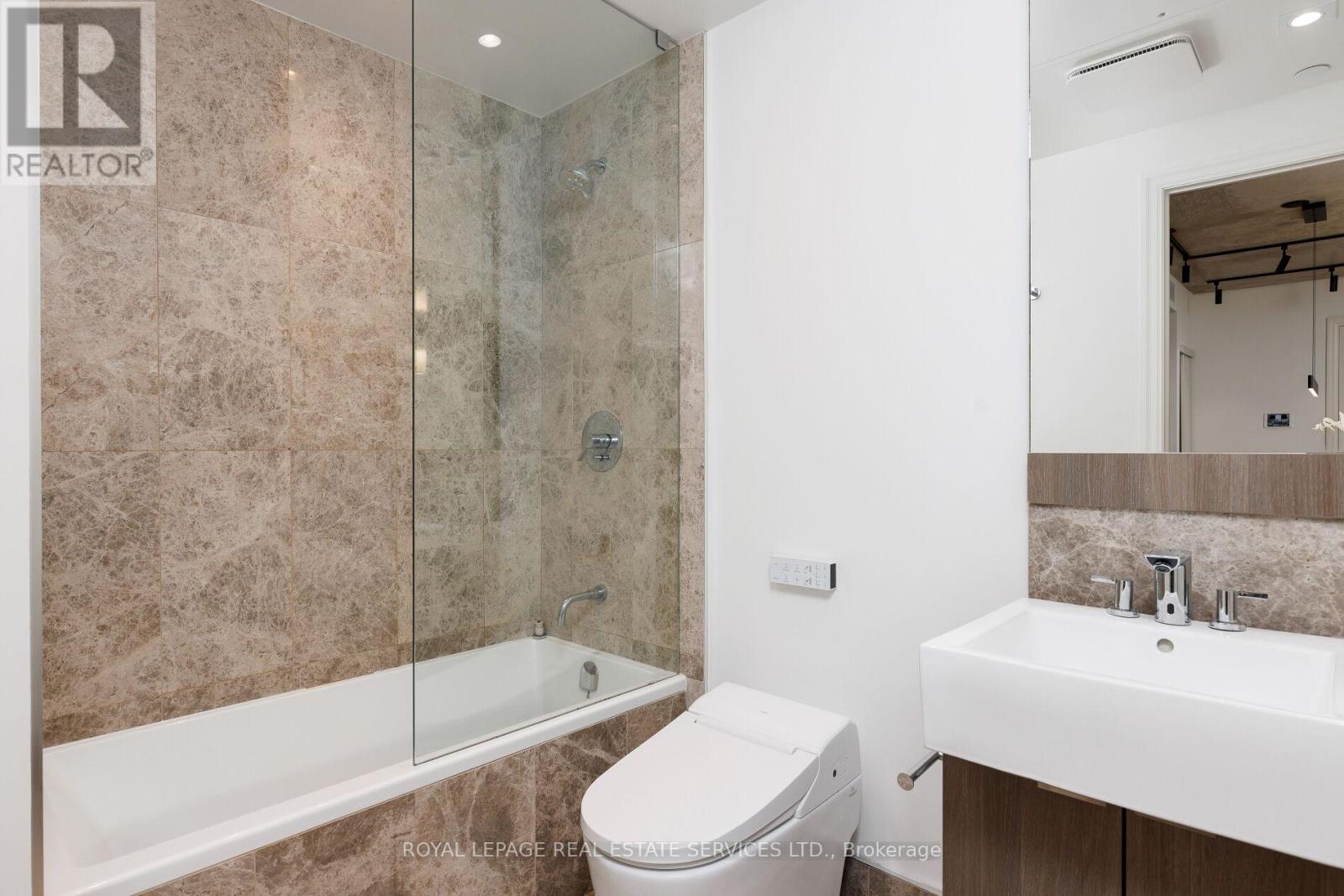 2301 - 88 Blue Jays Way, Toronto, Ontario  M5V 0L7 - Photo 32 - C12838188