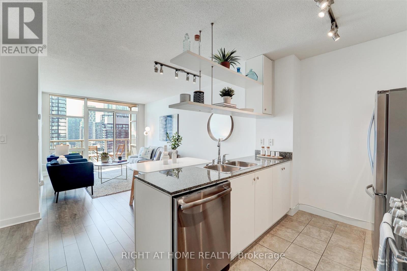 2001 - 10 Navy Wharf Court, Toronto, Ontario  M5V 3V2 - Photo 19 - C12838222