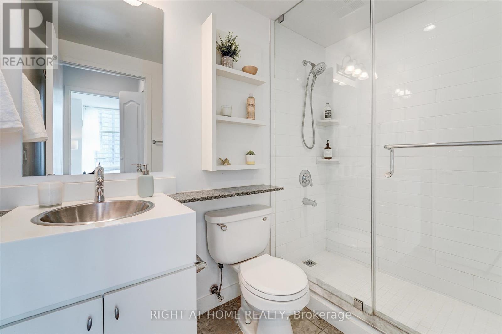 2001 - 10 Navy Wharf Court, Toronto, Ontario  M5V 3V2 - Photo 22 - C12838222