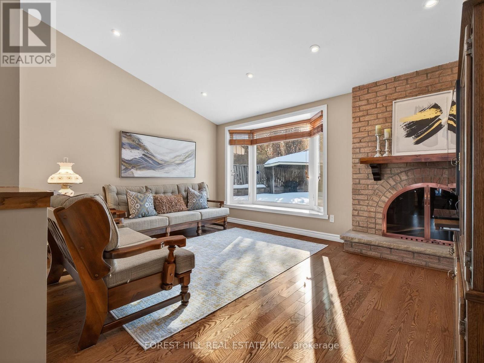 694 Conacher Drive, Toronto, Ontario  M2M 3N6 - Photo 11 - C12838330