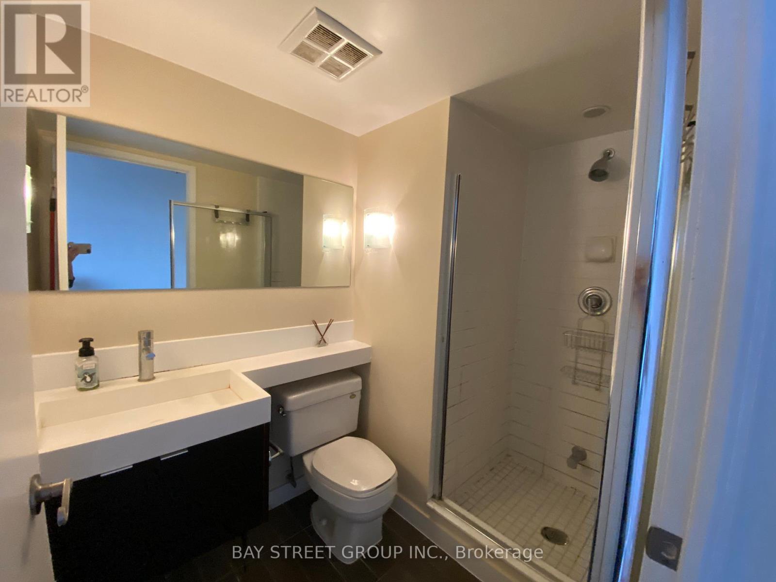 909 - 25 Telegram Mews, Toronto (Waterfront Communities), Ontario  M5V 3Z1 - Photo 12 - C12838396